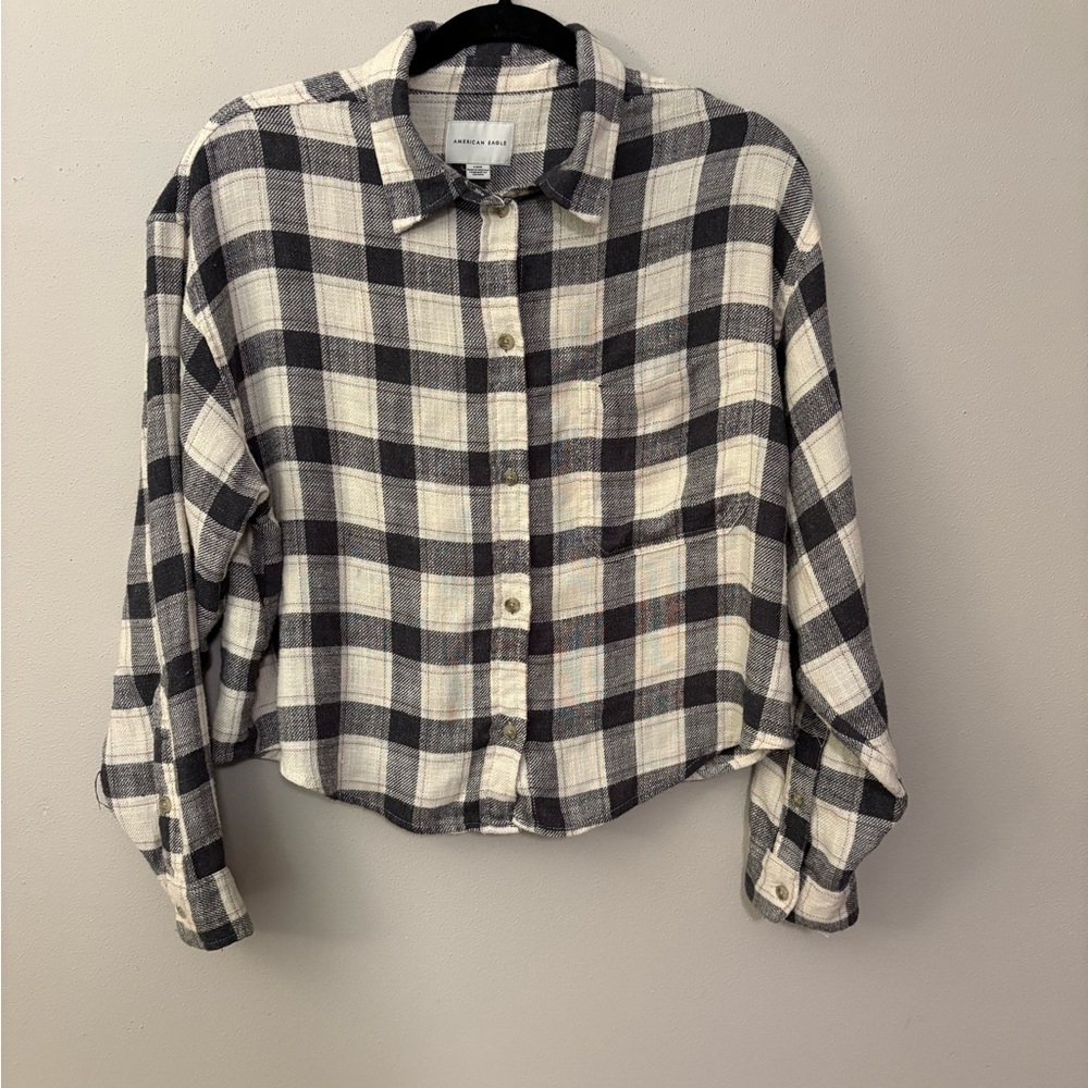 SZ L American Eagle Black and Cream/Tan Plaid Cropped Shirt